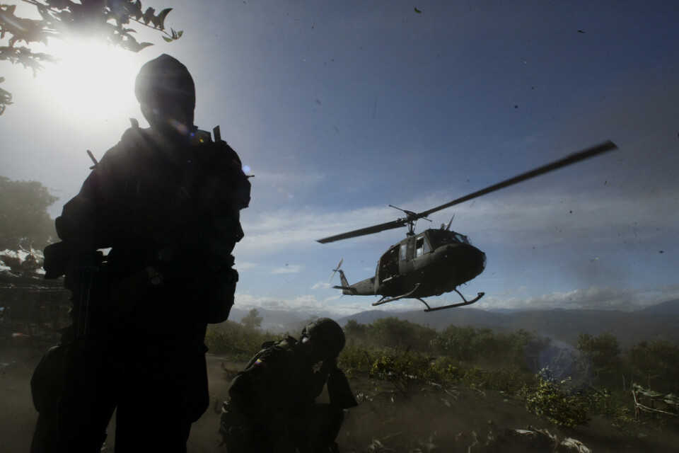 Narkotikapolis vid ett tidigare tillslag i Colombia. Arkivbild.