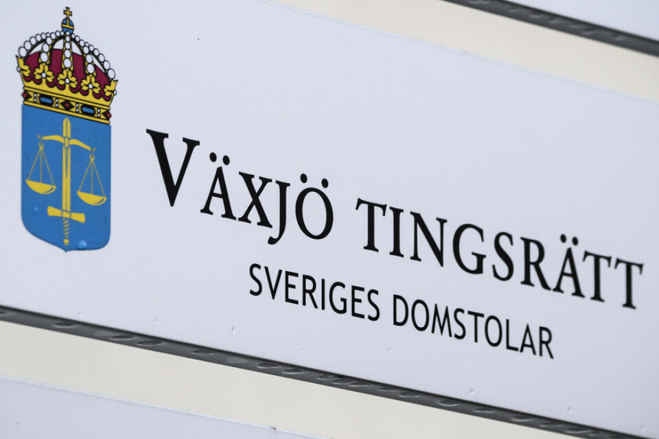 En 25-årig man döms av Växjö tingsrätt till fängelse i ett och ett halvt år för kränkande fotografering och grovt barnpornografibrott. Arkivbild.
