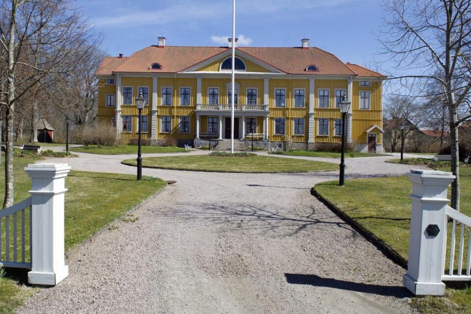 Vem flyttar in på biskopsgården Östrabo i Växjö efter Jan-Olof Johansson?