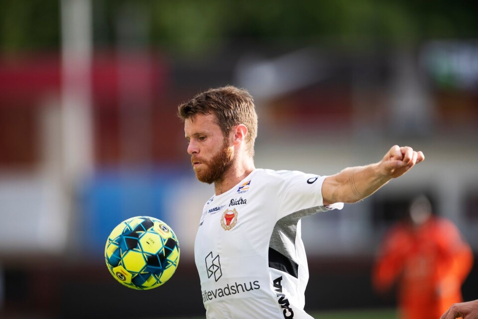 Måns Söderqvist i Kalmar FF:s tröja i juli i år i det allsvenska mötet mot AFC Eskilstuna.