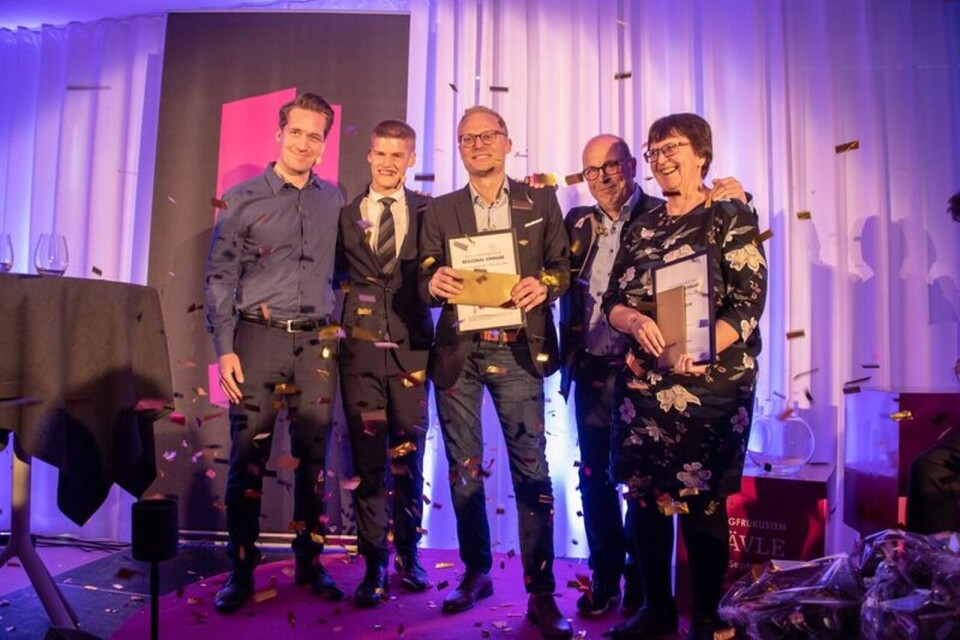 Sam Hallam, Oliver Rosengren och Visa vägen-juryns ordförande Jan Scherman delade ut pris.