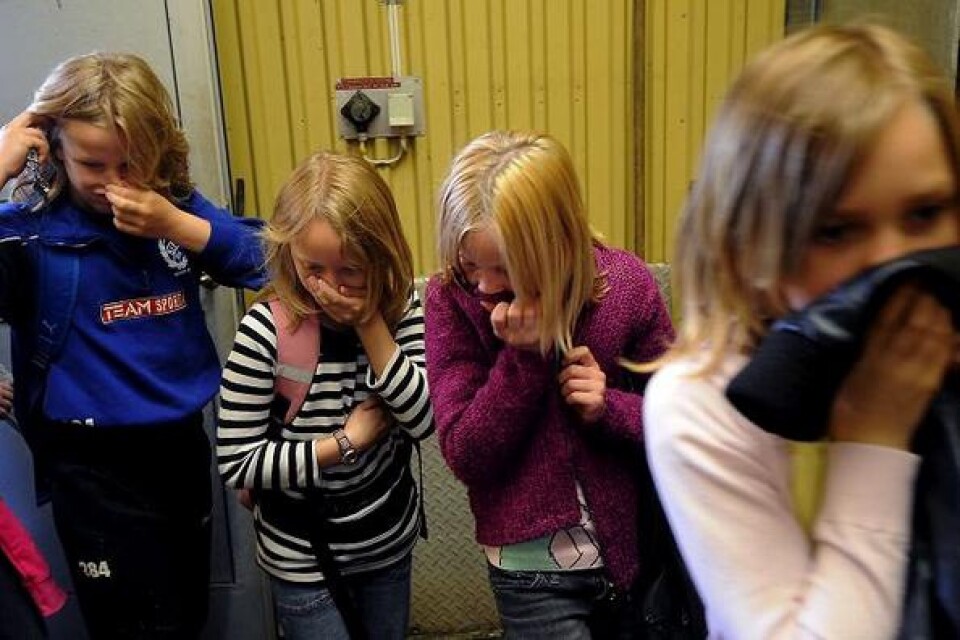 Eleverna från Prästavångsskolan tyckte inte att det luktade hallon inne i reningsverket. Bild: Tommy Svensson