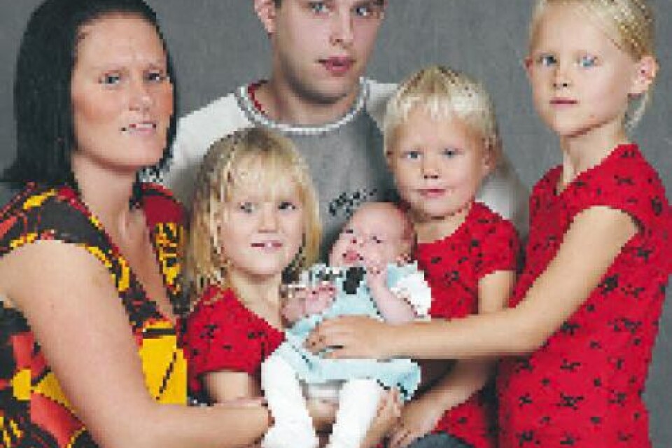 Sandra Jönsson och Mats Lönnquist, Rödeby, fick den 7/8 en dotter Nova, som vägde 1 800 g och var 42,5 cm. Syskon Emilia, Wilma, Engla.