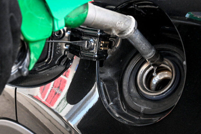 Kedjorna höjer bensin- och dieselpriser