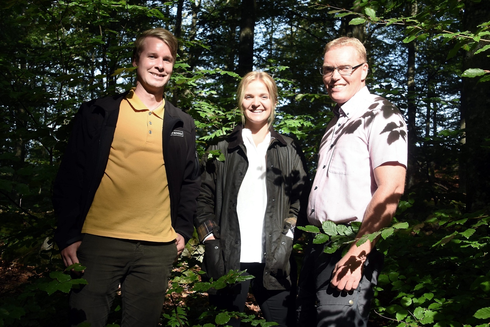 Henrik Nilsson, Agnes Andersson och Johan Herrlin från LRF konsult känner väl till marknaden på skogsfastigheter i landet. Foto: Helén Fingalsson