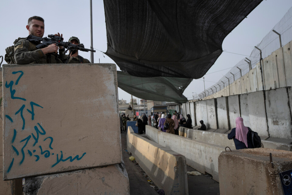 Israelisk gränspolis vid en gränskontroll mellan Västbanken och Jerusalem. Arkivbild.
