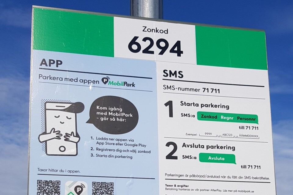 SMS-parkering upprör insändarskribenten. Bilden är från Byxelkrok.