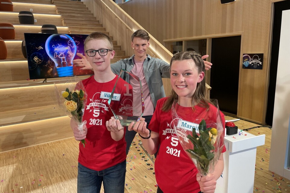 Viktor Berg och Margit Klintenberg från Lillåns skola klass 5A i Örebro blev vinnare av Vi i femman 2021. Programledare var Kristoffer Fransson