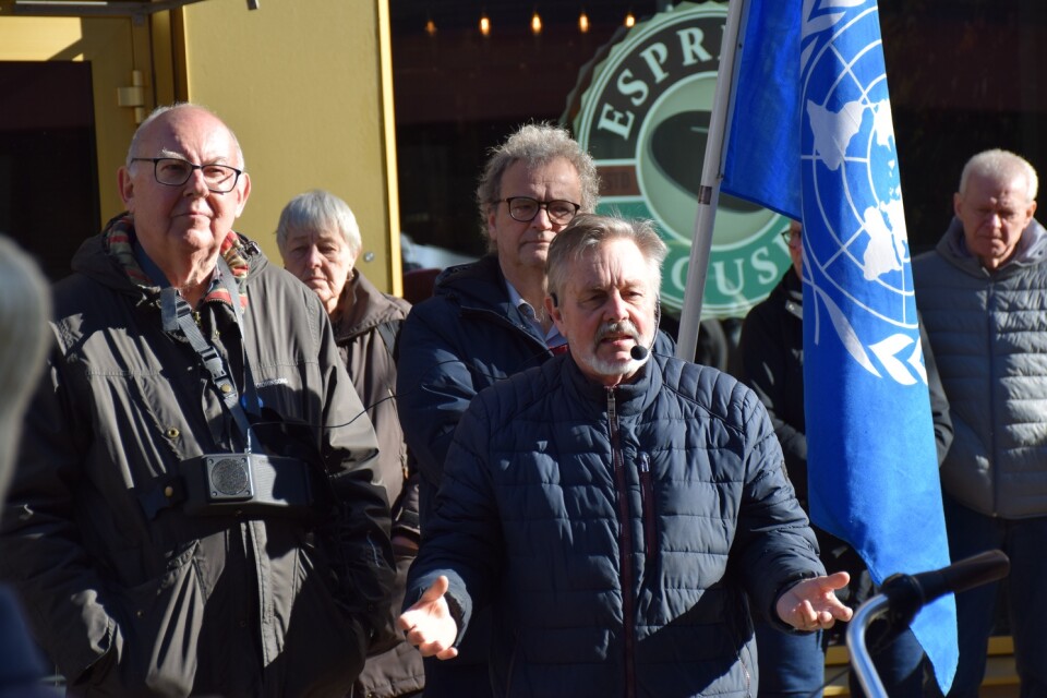 Demonstration for Ukraine, against war. Jan Lindelöf, chairman of the local UN group who arranged the demonstration, and Rolf Tillman, who started the Tjernobyl camp in Broby.