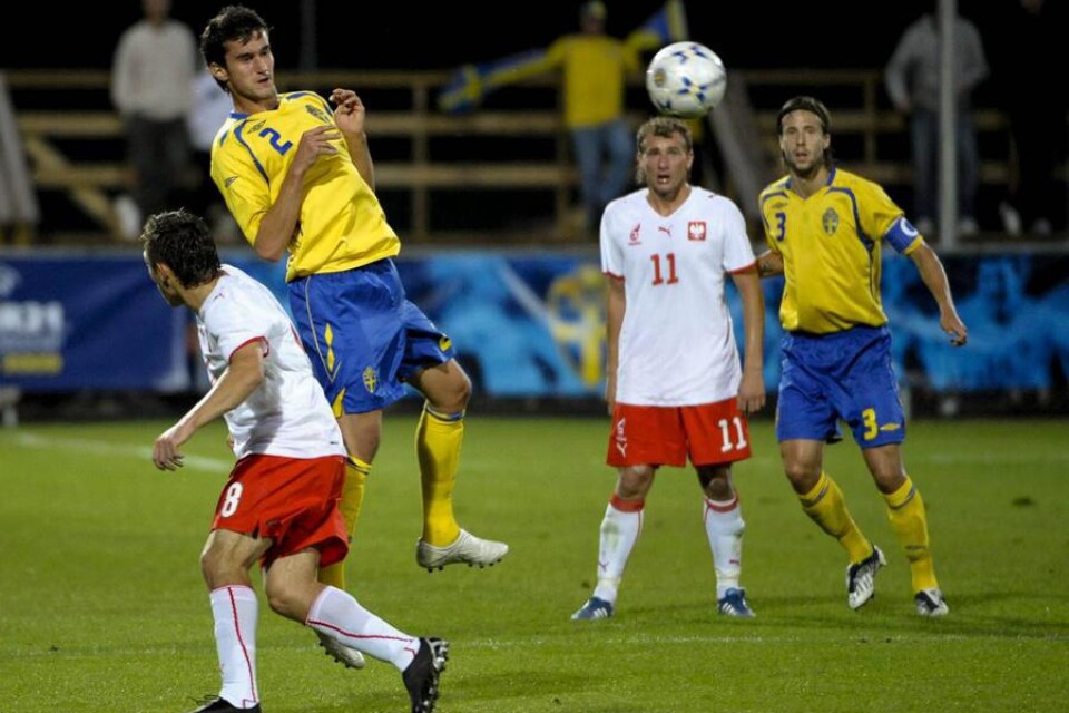 Elmin Kurbegovic under en U21-landskamp mellan Sverige och Polen.