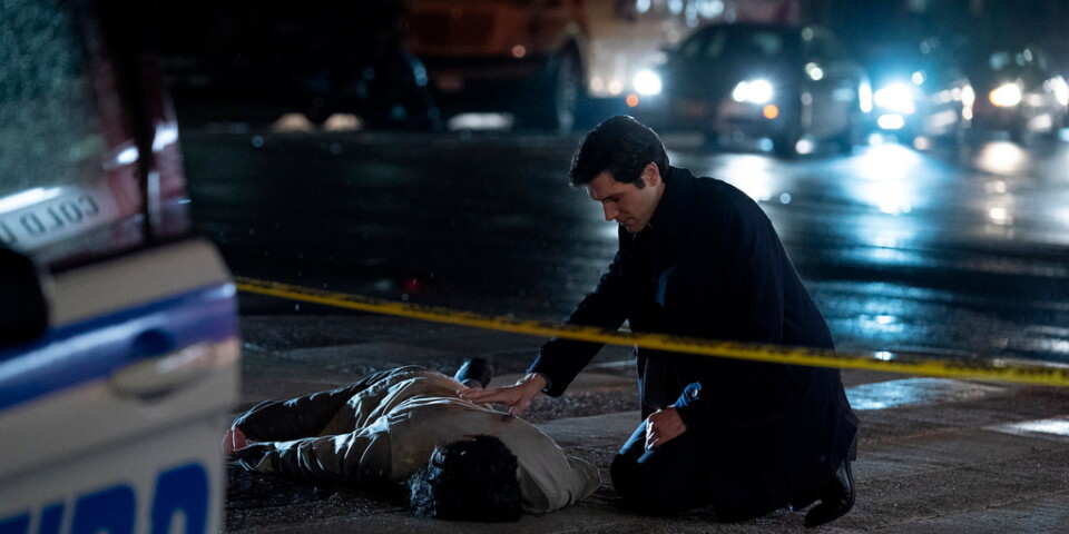 Jeff Wilbusch som den empatiske polisen Avraham Avraham i "The calling". Pressbild.