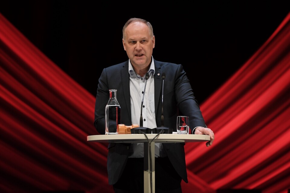 Väns­ter­le­da­ren Jonas Sjö­stedt öppnar kon­gressen.      Foto: TT