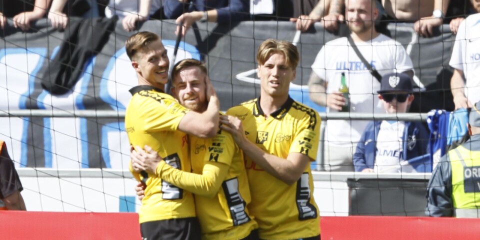 Elfsborg Rasmus Alm grattas efter 0-2 under söndagens fotbollsmatch i allsvenskan mellan IFK Norrköping och IF Elfsborg på Platinumcars Arena.