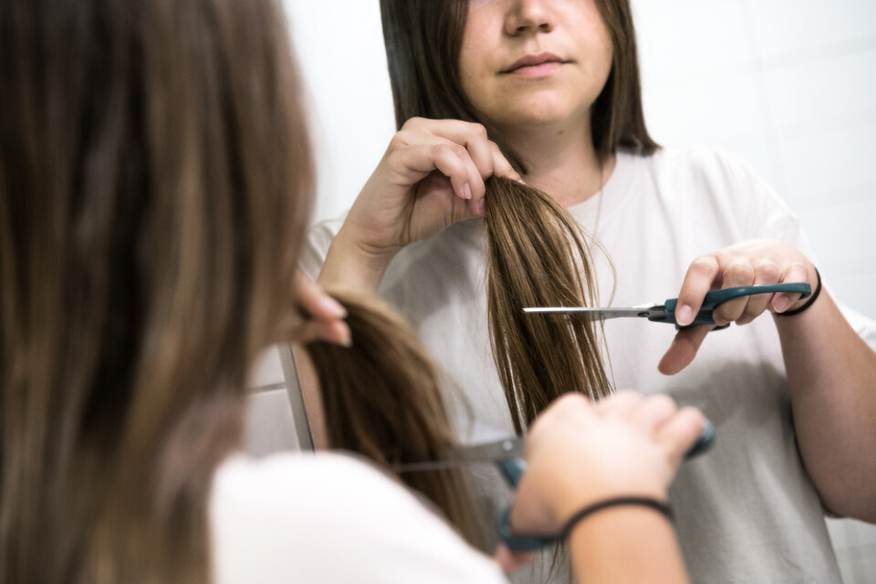 Fler får för sig att klippa sig själva under coronapandemin, enligt frisören Andrea Döhmers. Genrebild.