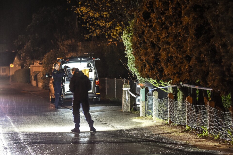 En man med skottskador påträffades på en adress i Vinslöv.