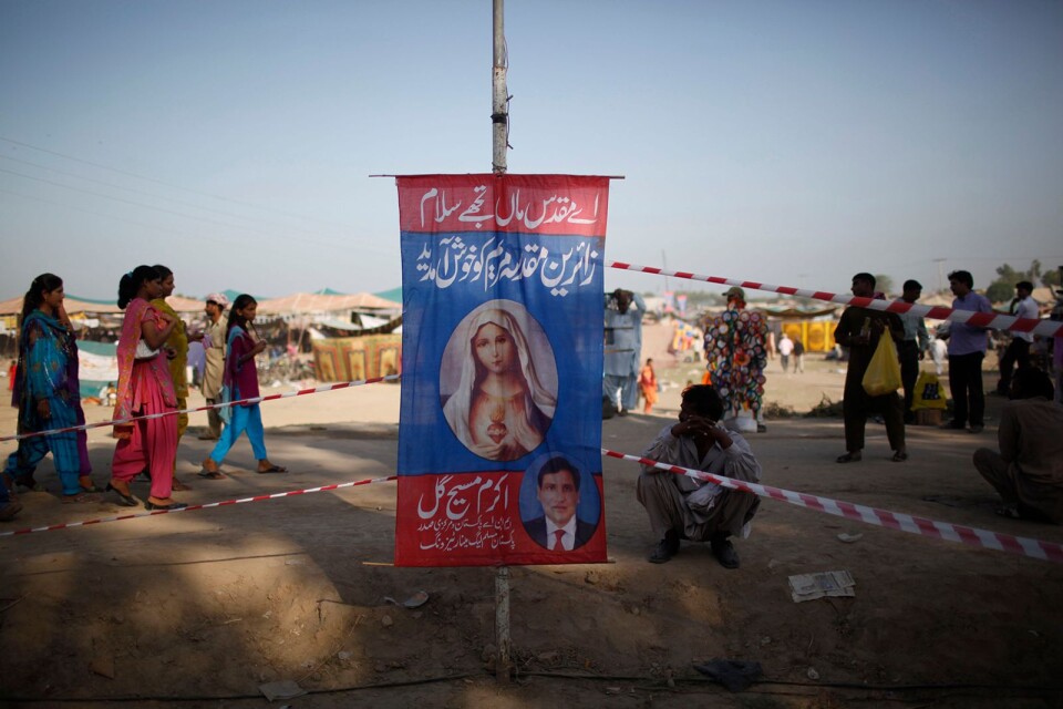 Mariaprocession i Mariamabad i Pakistan. Den kristna minoriteten i Pakistan lever sitt liv i utsatthet.