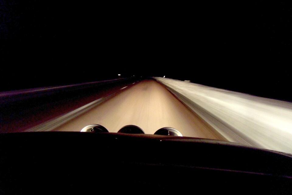 Det stora mörkret längs svenska vägar kan komma att bli ännu djupare.