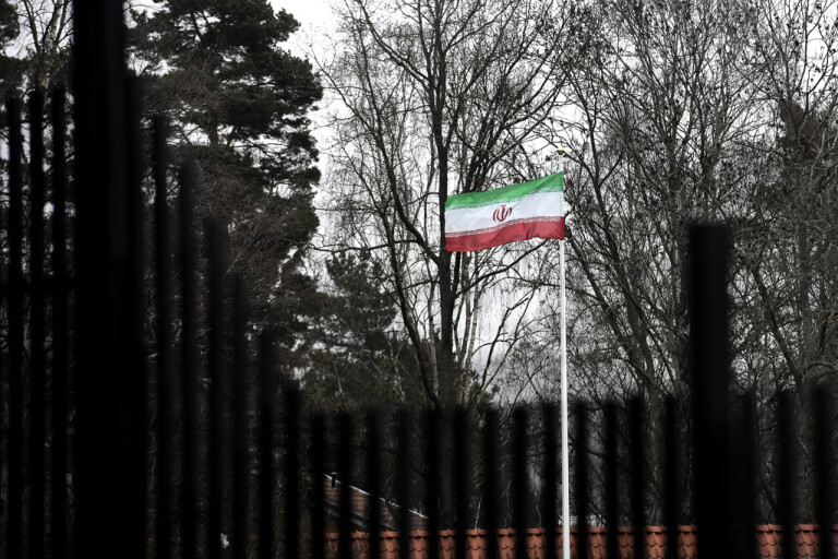Upplopp vid Irans ambassad – nio gripna