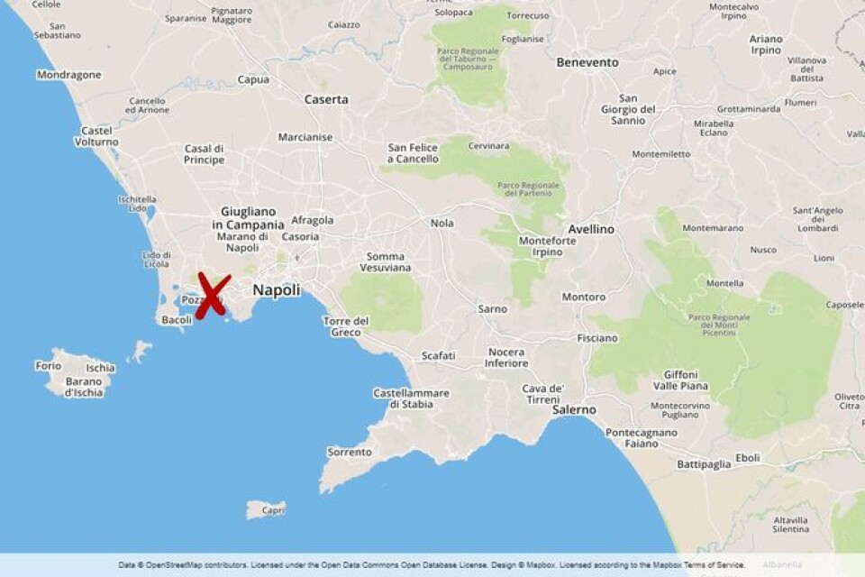 Olyckan inträffade strax väster om Napoli.