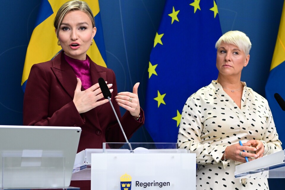 Energi- och näringsminister Ebba Busch (KD) och äldre- och socialförsäkringsminister Anna Tenje (M) håller pressträff om högkostnadsskydd för höga elpriser.