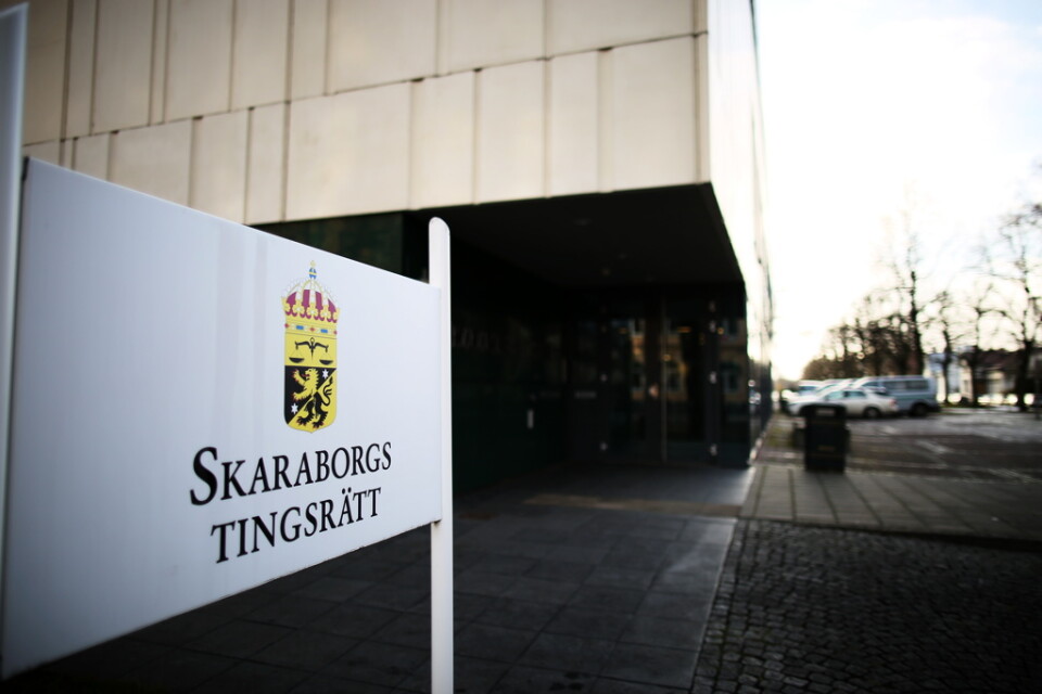 Sju ungdomar åtalas vid Skaraborgs tingsrätt för stöld och flera fall av skadegörelse och ofredande. Arkivbild.