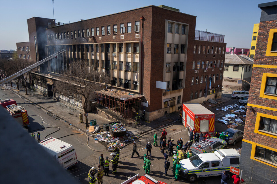 Branden startade i femvåningshuset i Johannesburg vid klockan halv två under natten till den 31 augusti.