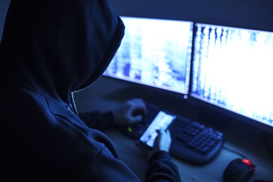 Miljontals lösenord har läckt och ölänningar riskerar att drabbas av intrång från cyberkriminella.