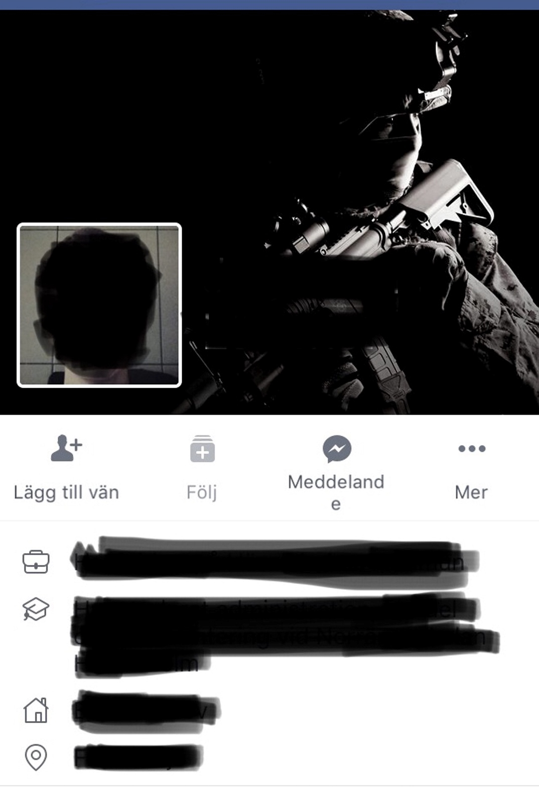 På ett annat av mannens Facebookkonton syns en tungt beväpnad man.