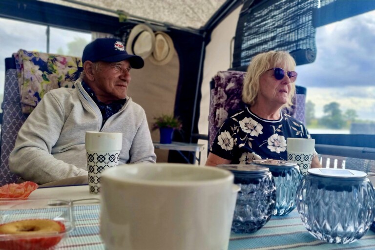 Paret som campat på samma plats i 40 år: ”Vi har alltid trivts här”