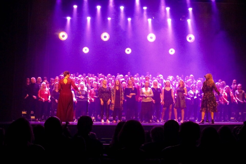 Joyvocie, med över 300 medlemmar, fyllde Konserthuset i dubbel bemärkelse.