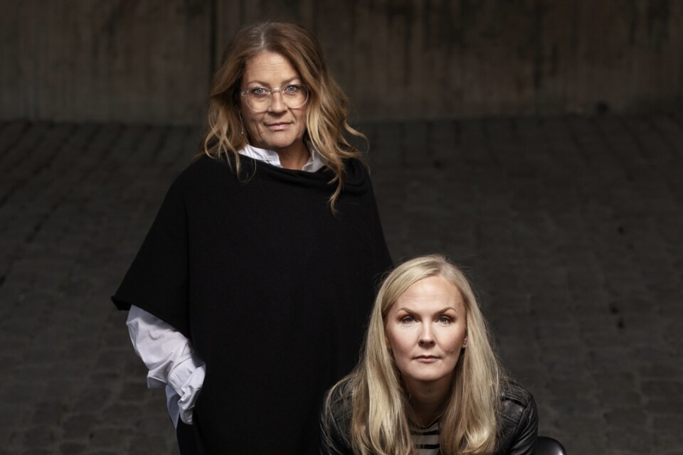 ”Tyst vrede” är första delen i duon Ida Axelsson och Åsa Bonellis nya serie om poddjournalisten Billie.