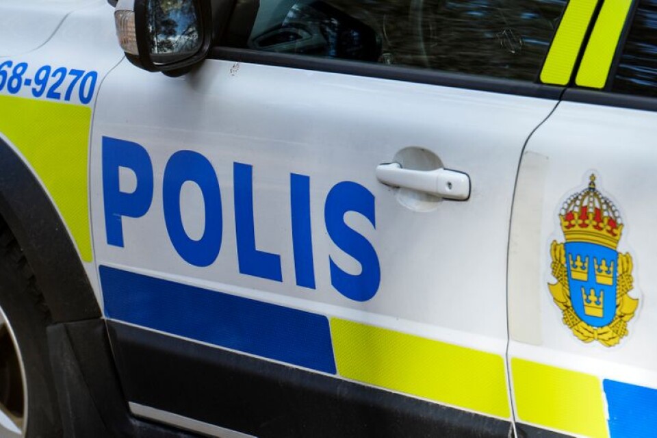 Boende på Norregatan i Hässleholm larmade polisen efter att de upptäckt att någon eller några brutit sig in i deras hem.