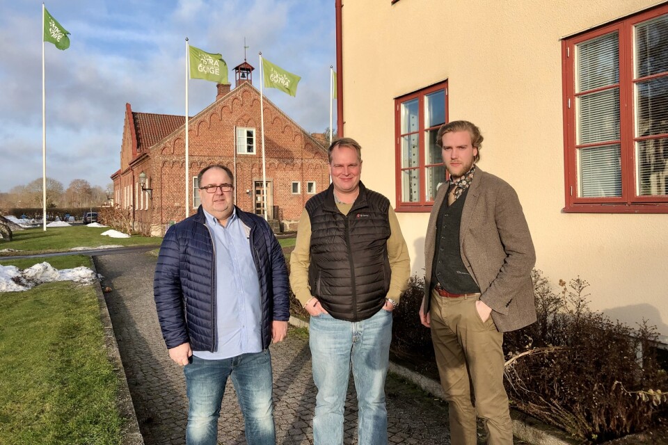 Jan Gunnarsson, kommunansvarig IP-Only, Tomas Avenborg, regionchef IP-Only och Daniel Jönsson Lyckestam (M).