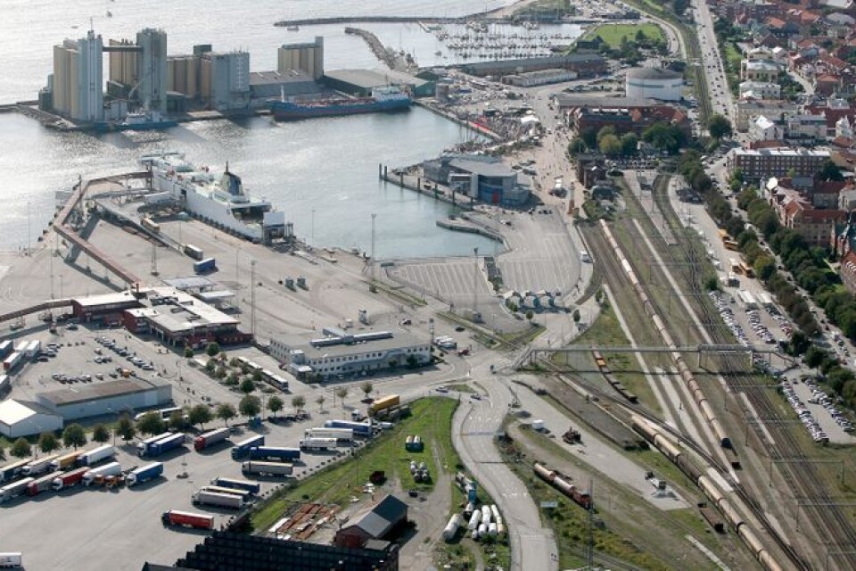 flygfoto över hamnen i ystad