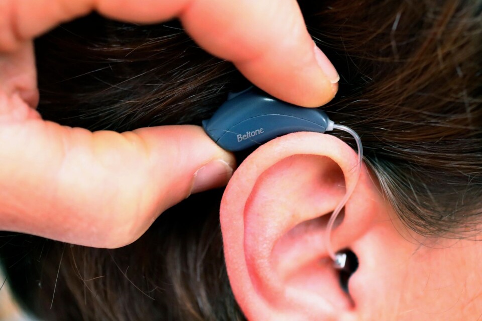 I år firar vi tio år utan vårdköer till hjälp med hörapparat.