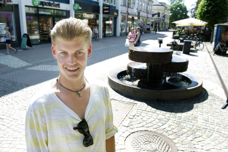 Oliver Rosengren (M) vill se förlängda öppettider i Växjös krogliv. Nästa sommar hoppas han att det är verklighet.