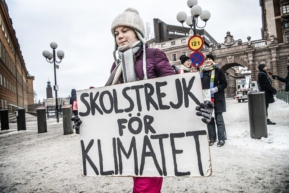Greta Thunberg strejkar utanför riksdagen i Stockholm. Arkivbild.
