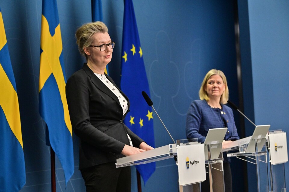 Skolminister Lina Axelsson Kihlblom och statsminister Magdalena Andersson ger en absurd bild av Friskole-Sverige.