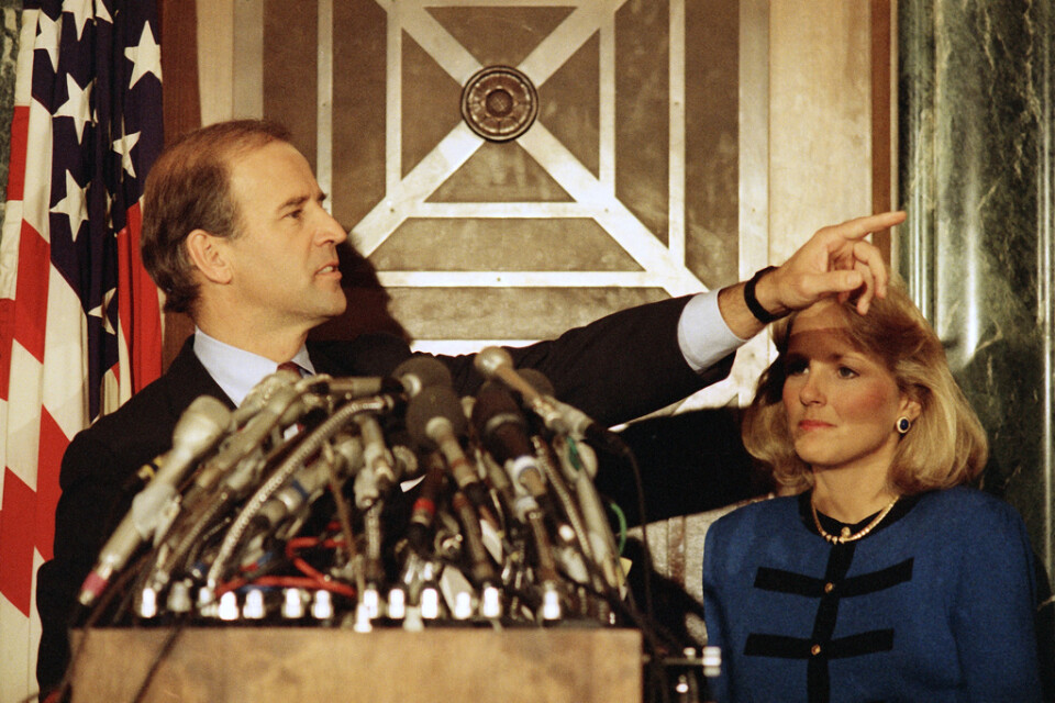 Joe Biden meddelar att han drar sig ur som presidentkandidat 1987 sedan det framkommit att han plagierat ett tal. Arkivbild.