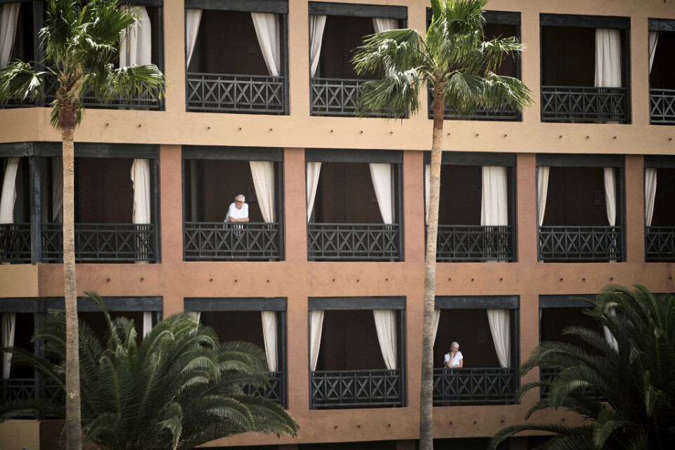 På bilden syns hotellet H10 Costa Adeje Palace som satts i karantän.