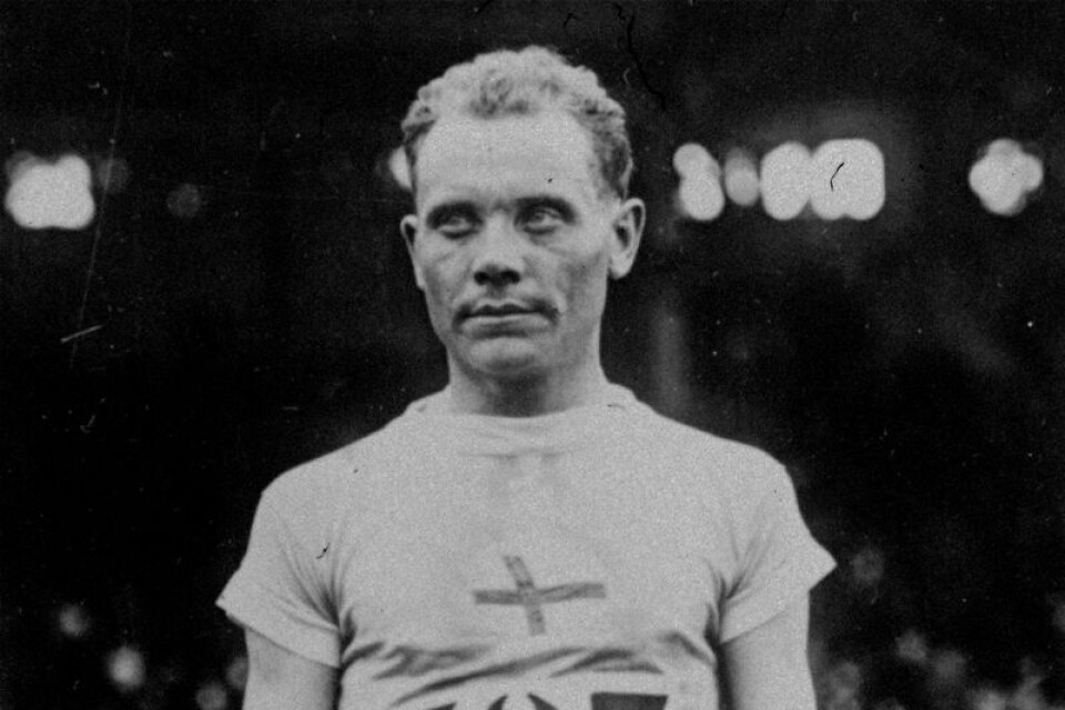 Paavo Nurmi utsågs till världens främste löpare på sommar-OS i Paris 1924 efter att han tagit guld och slagit olympiskt rekord både på 1 500 och 5 000 meter.
