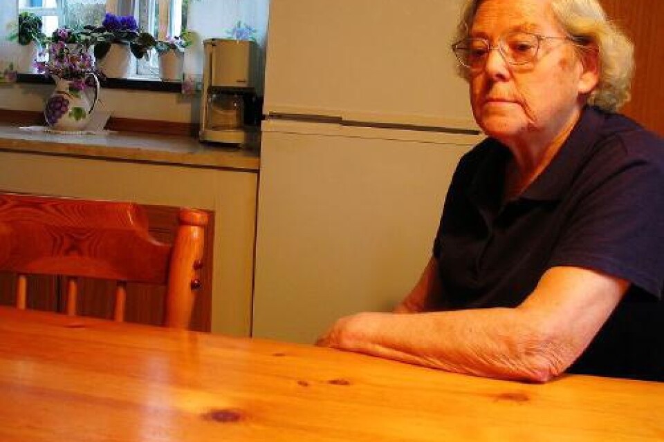 Foto: Christian Hylse Anmäler sjukhuset. 79-åriga Vivan Lindblom från Olofström skickades hem med beskedet att hennes yrsel berodde på dåliga glasögon. Först vid tredje sjukhusbesöktes upptäcktes en propp i hjärnan.