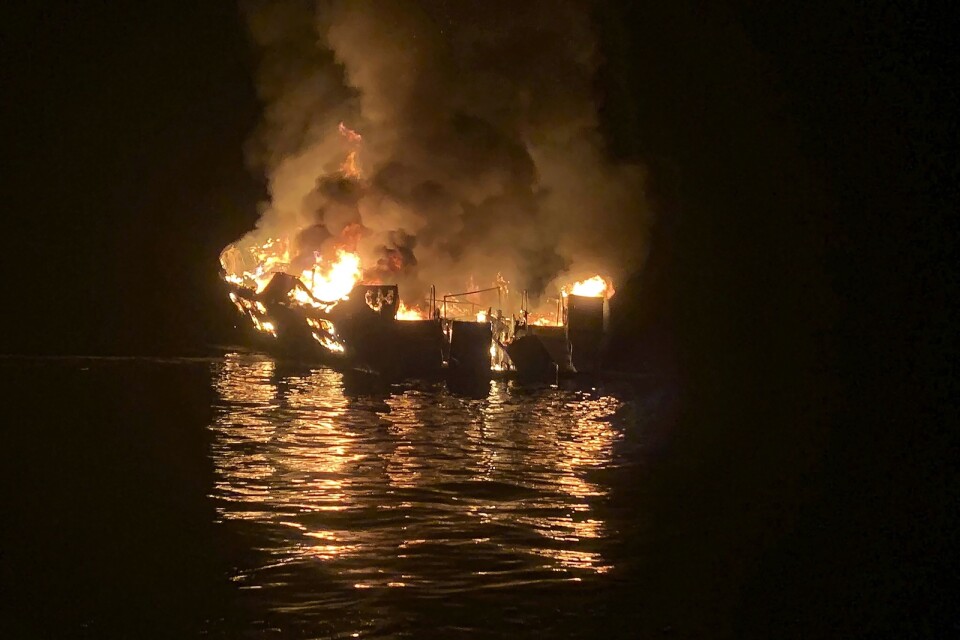 Båten Conception i lågor den 2 september 2019.