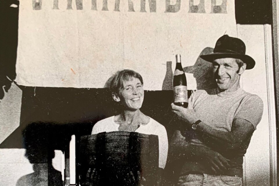 Ingebord och Bernhard när de bjuder in till vinfest på 1970-talet.