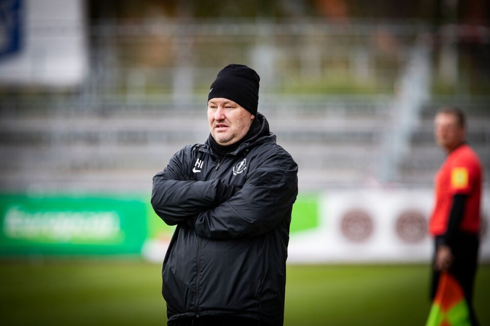Hans Malmgren fortsätter som tränare för TFF:s damlag i division ett.