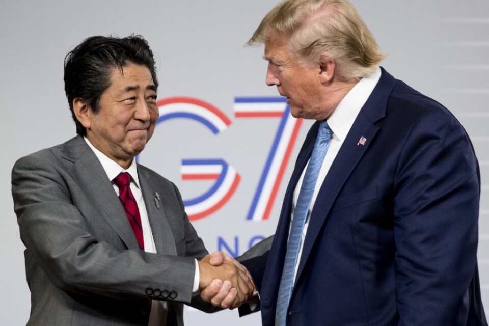 Japans premiärminister Shinzo Abe och USA:s president Donald Trump i samband med ett G7-möte i Biarritz, Frankrike, i augusti. Arkivbild.