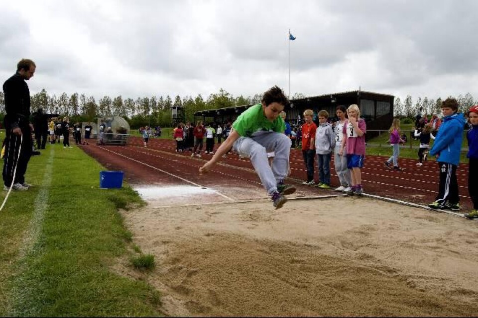 Josip Banovic från Korsavadsskolan klarade inte sitt personliga rekord på 4,20 meter i längdhopp. I stället ättes hoppet till 3,56 meter. Nerverna som spökade, trodde han själv.