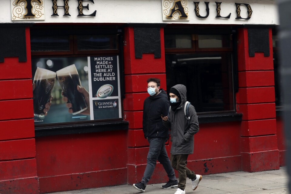 Många av Irlands barer har varit stängda under coronapandemin, och nu skjuts återöppnandet upp ytterligare. Arkivbild.