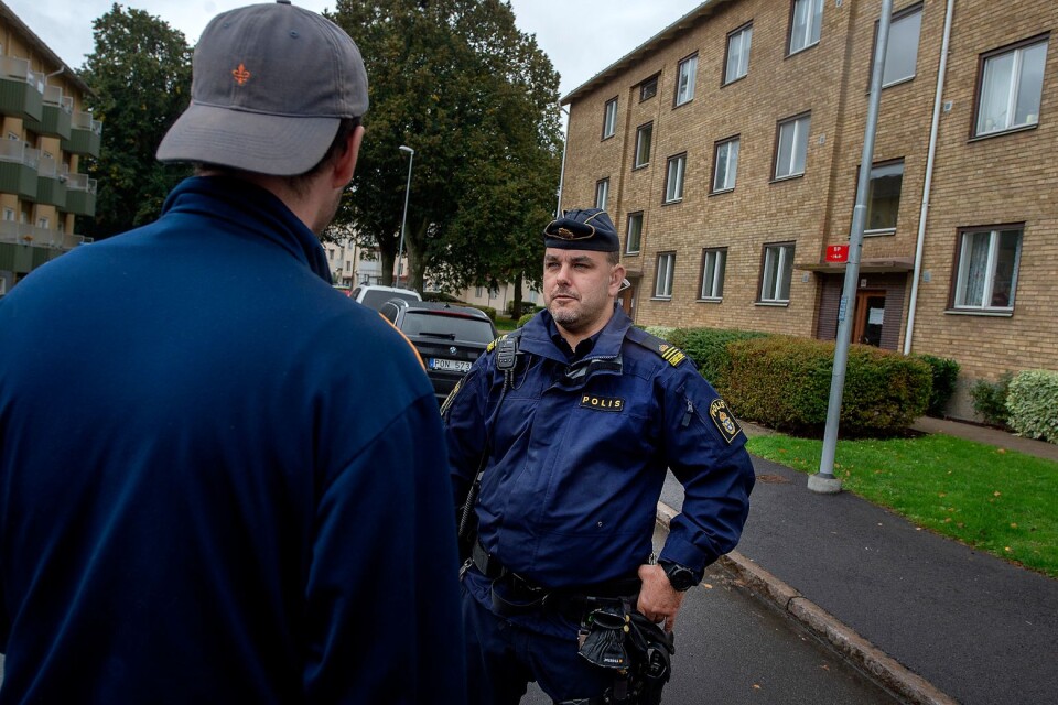 Skjutning i Parkstaden i Kristianstad, korsningen Skogsvägen-Lasarettsboulevarden. Poliser på plats. Magnus Valtersson