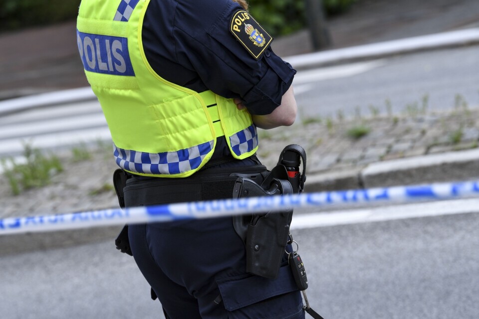 Vittnen ska ha sett och hört hur skott avlossades från en bil mot en annan i Halmstad. Arkivbild.